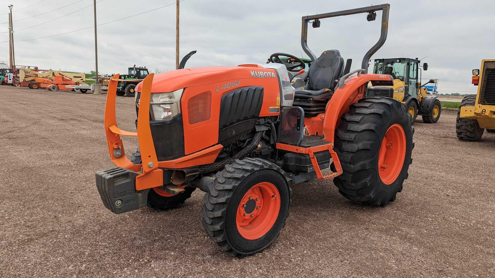 Main image Kubota L4060