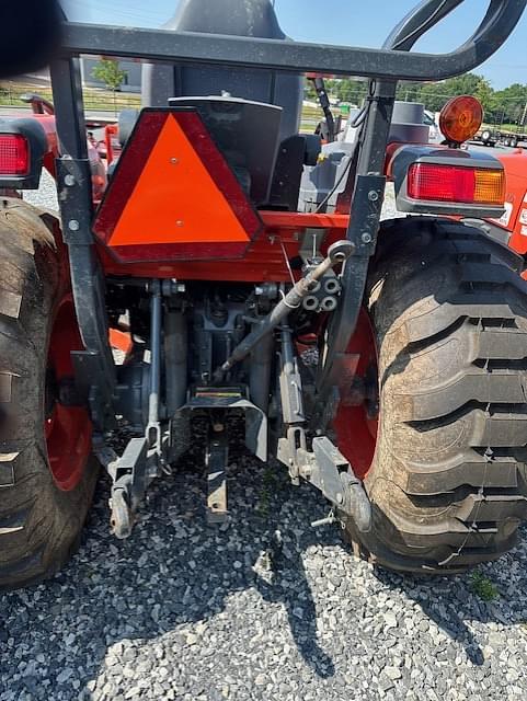 Image of Kubota L4060HST-LE equipment image 2