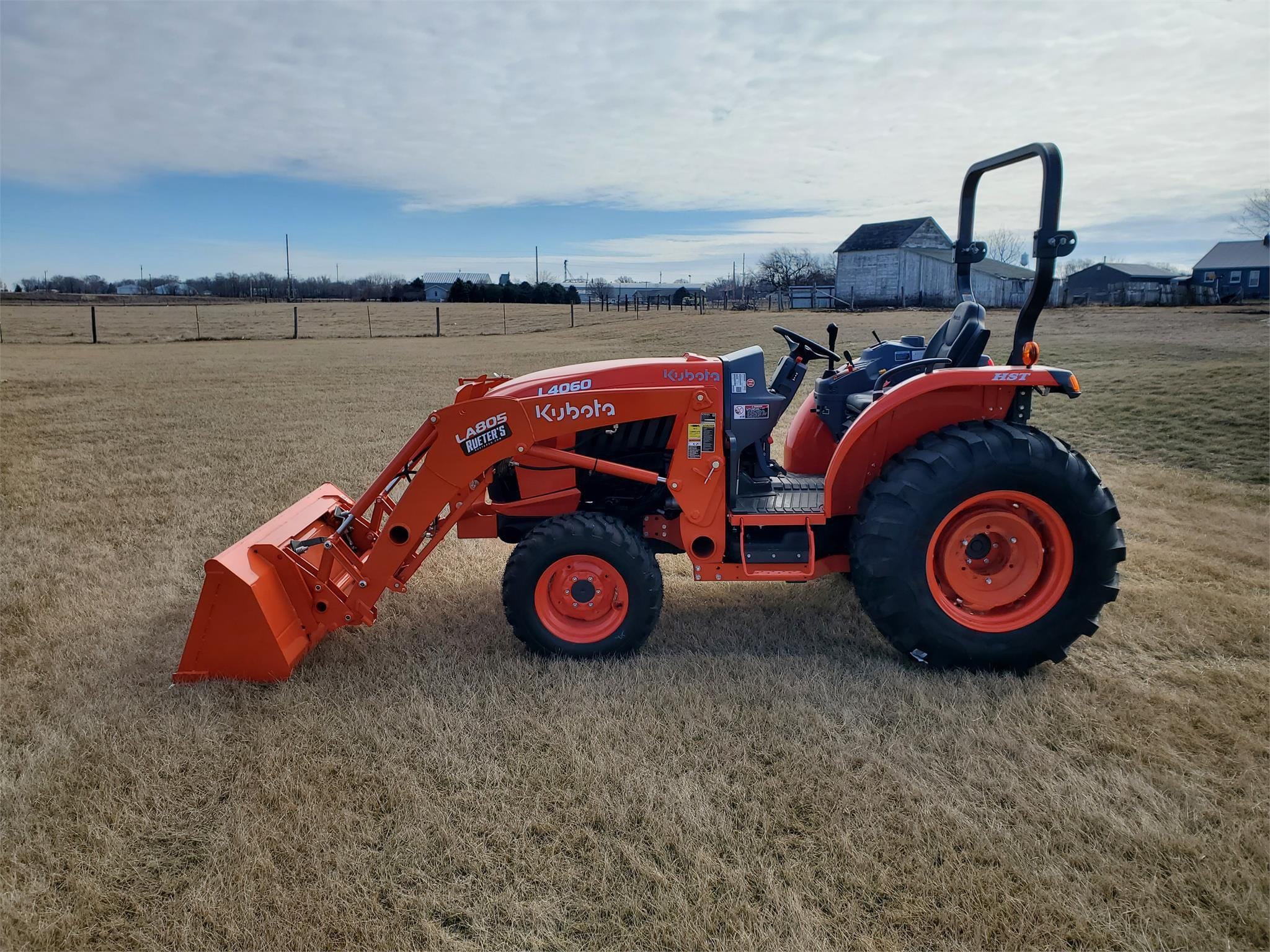 Kubota L4060HST-LE Equipment Image0