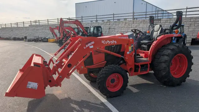 Image of Kubota L4060HST-LE equipment image 3