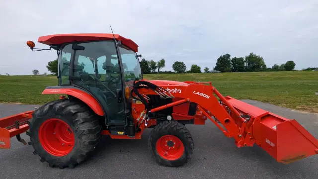 Image of Kubota L4060HSTC-LE equipment image 2