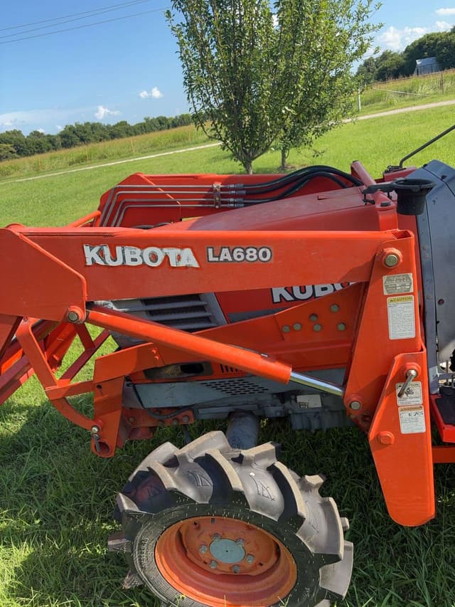 Image of Kubota L4200 equipment image 2