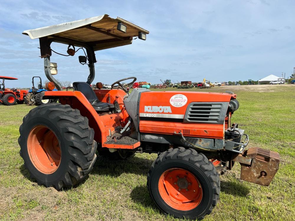 Main image Kubota L4200