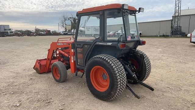 Image of Kubota L4200 equipment image 2