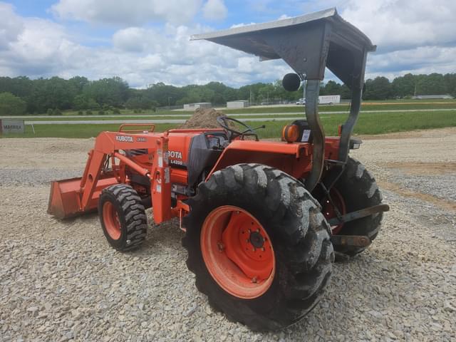 Image of Kubota L4200 equipment image 4