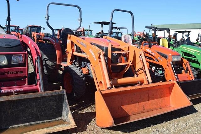 Image of Kubota L4240 equipment image 3