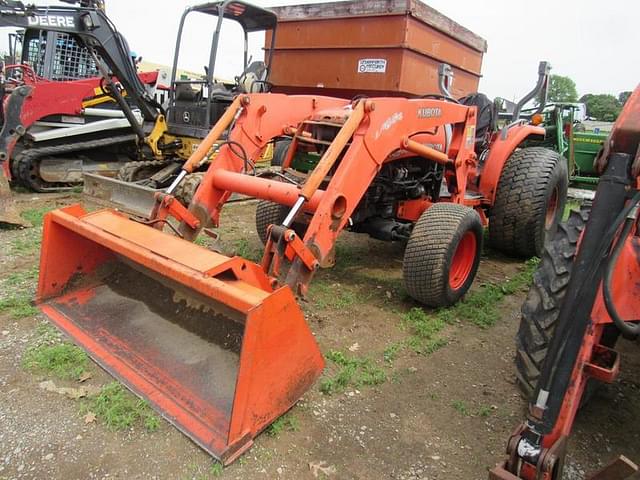 Image of Kubota L4240 equipment image 1