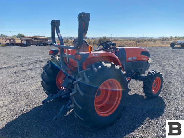 Image of Kubota L4240 equipment image 4