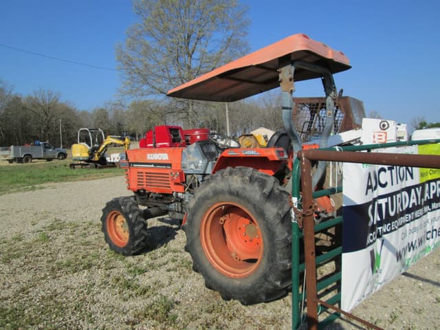 Image of Kubota L4300 equipment image 3