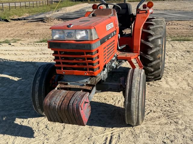 Image of Kubota L4300 equipment image 2