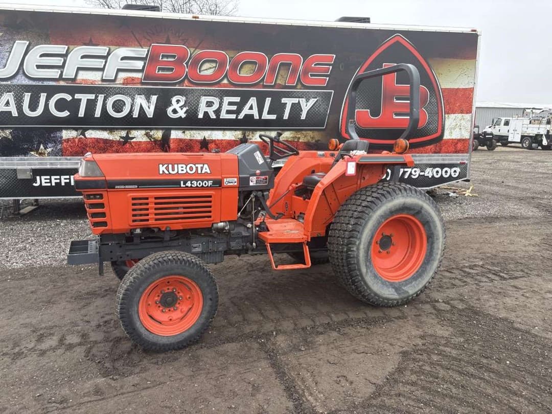 Image of Kubota L4300 Primary image