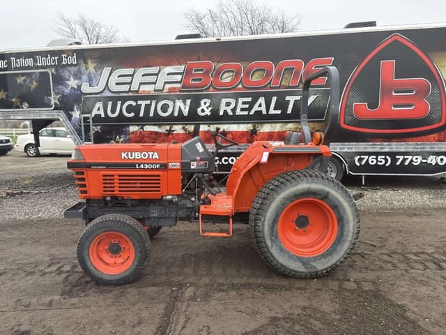 Image of Kubota L4300 equipment image 1