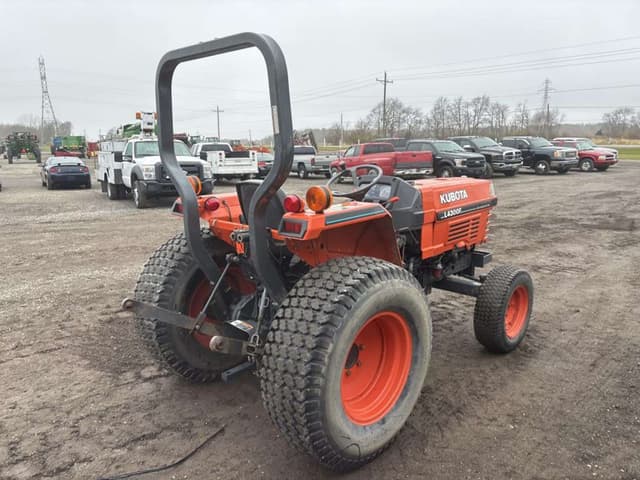 Image of Kubota L4300 equipment image 4