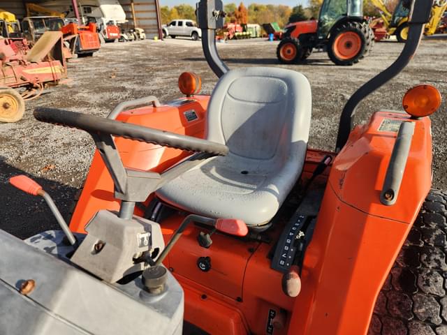 Image of Kubota L4310 equipment image 2