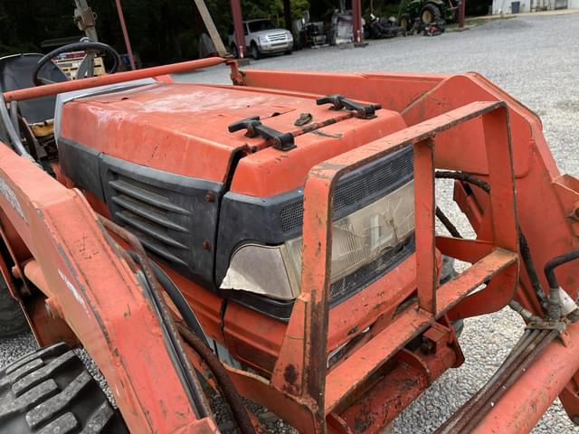 Image of Kubota L4310 equipment image 4