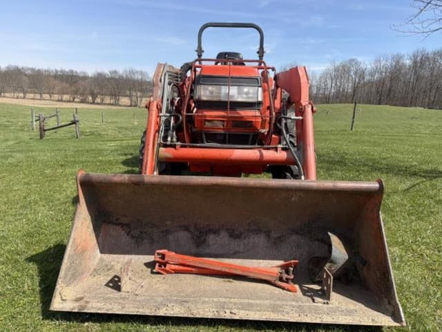 Image of Kubota L4310 equipment image 3