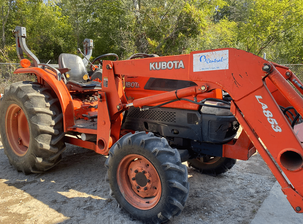 Image of Kubota L4330 Primary Image