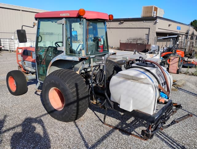 Image of Kubota L4330 equipment image 3