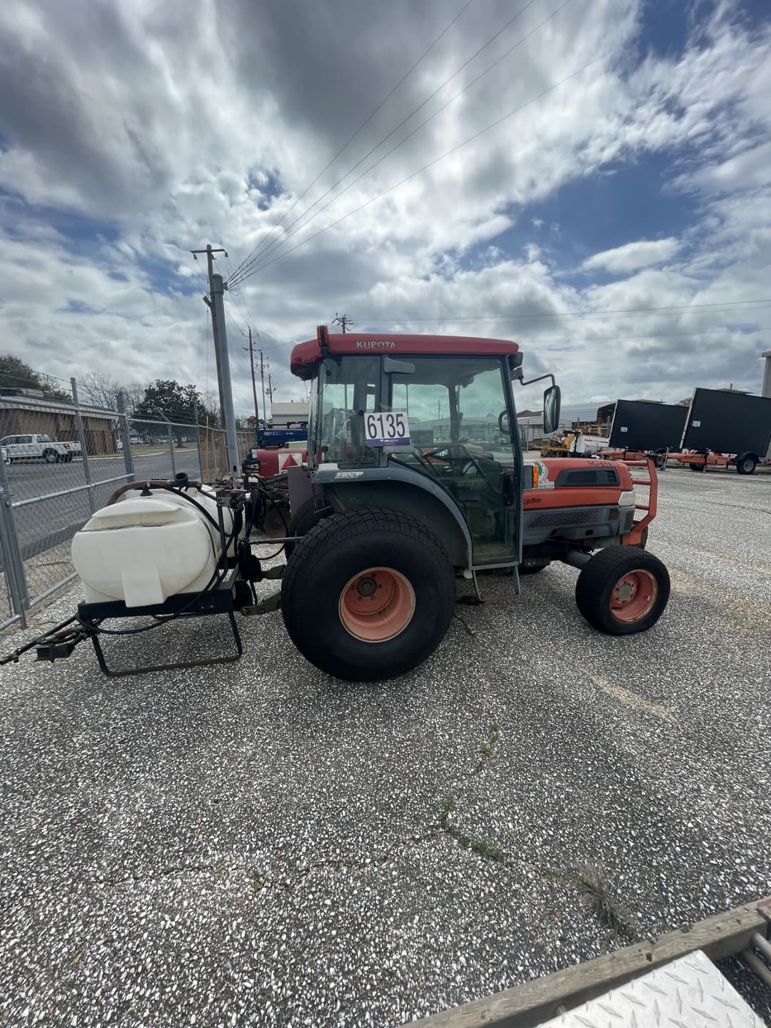 Image of Kubota L4330 Primary image