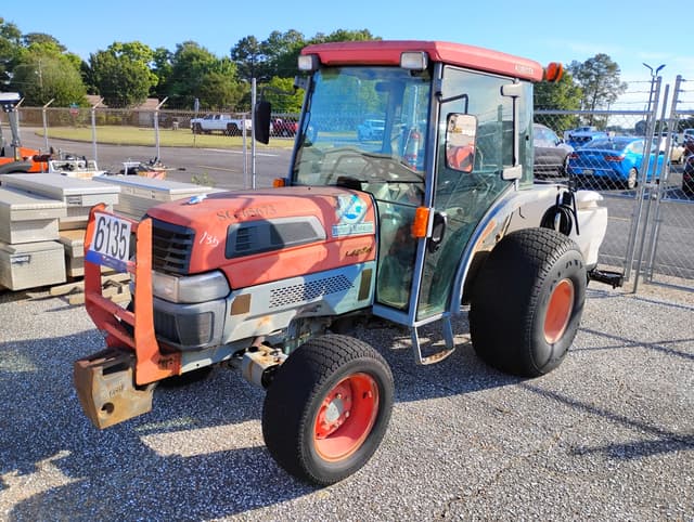 Image of Kubota L4330 equipment image 2