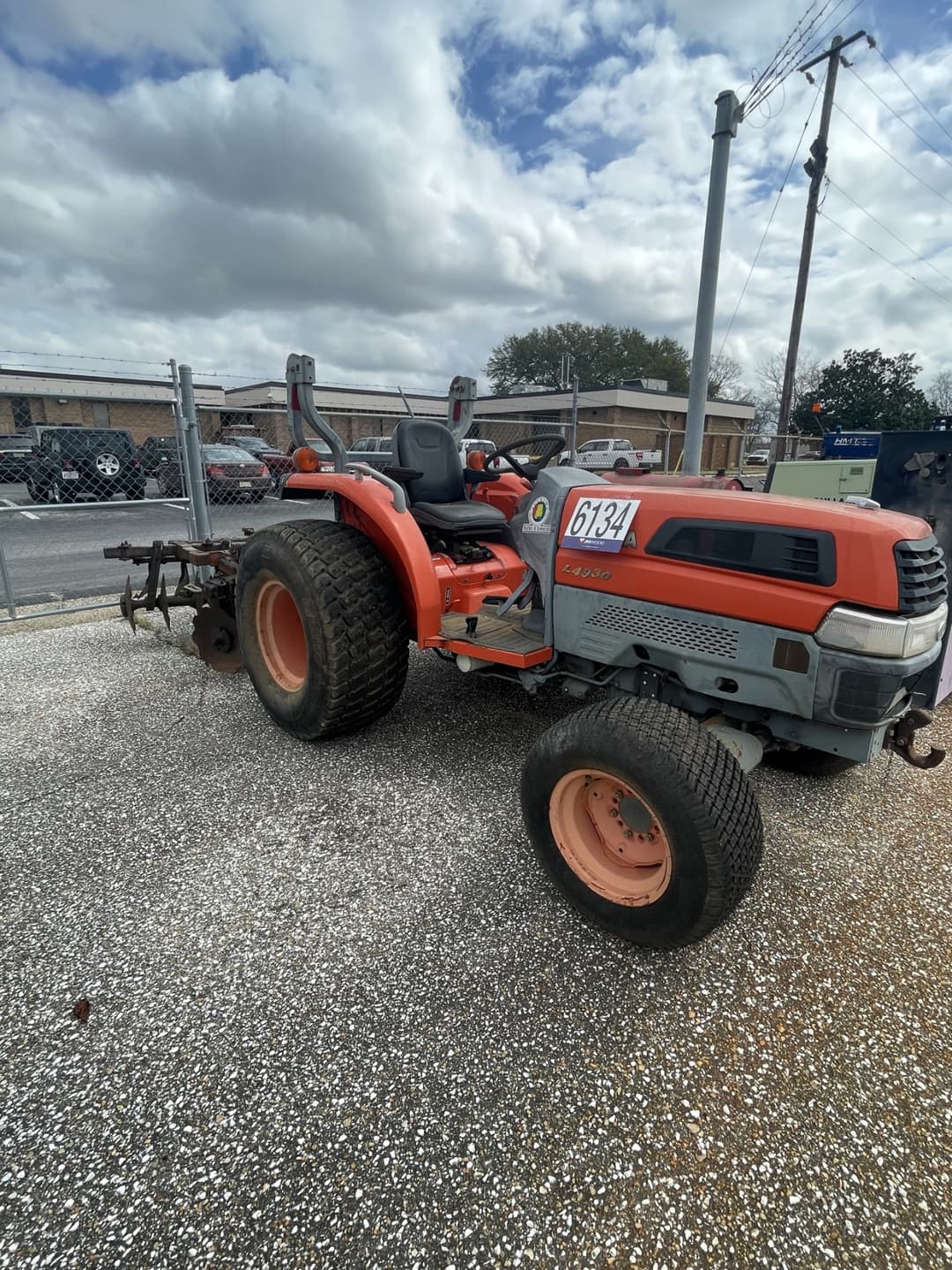 Image of Kubota L4330 Primary image