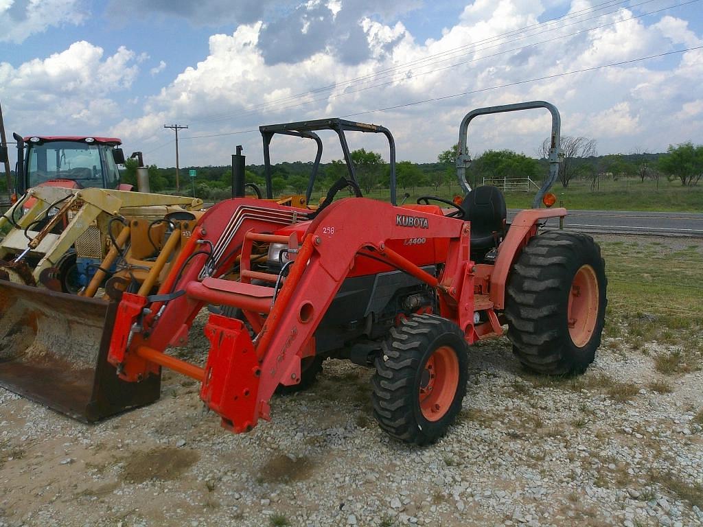 Image of Kubota L4400 Image 0