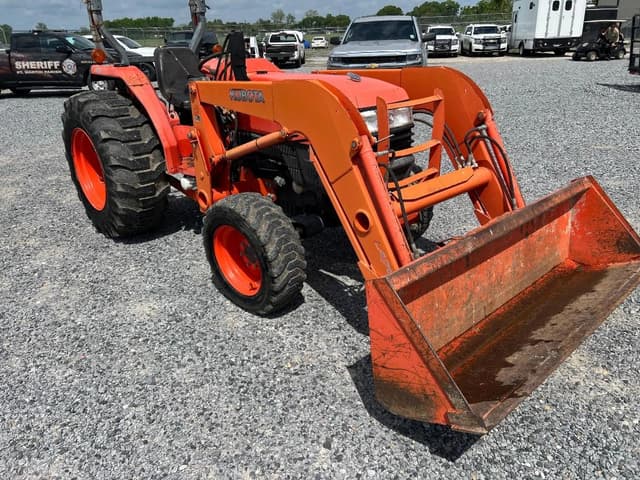 Image of Kubota L4400 equipment image 2