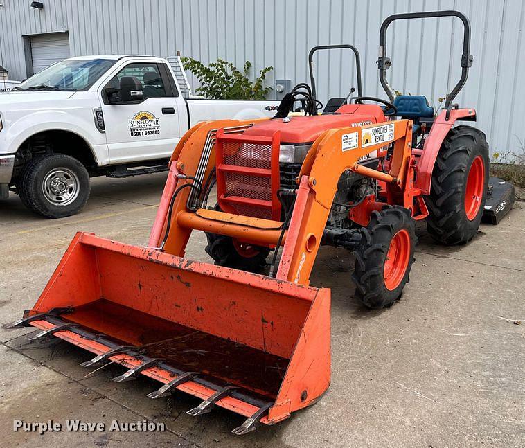 Image of Kubota L4400 Primary image