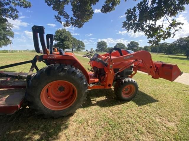 Image of Kubota L4400 equipment image 3