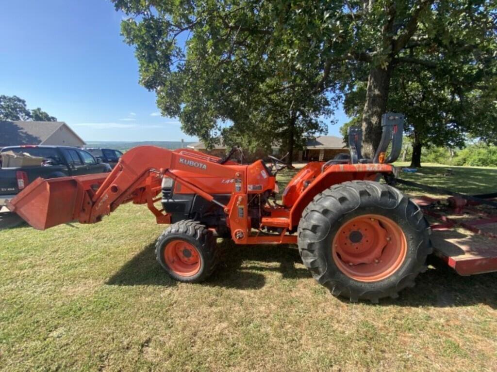 Image of Kubota L4400 Primary image