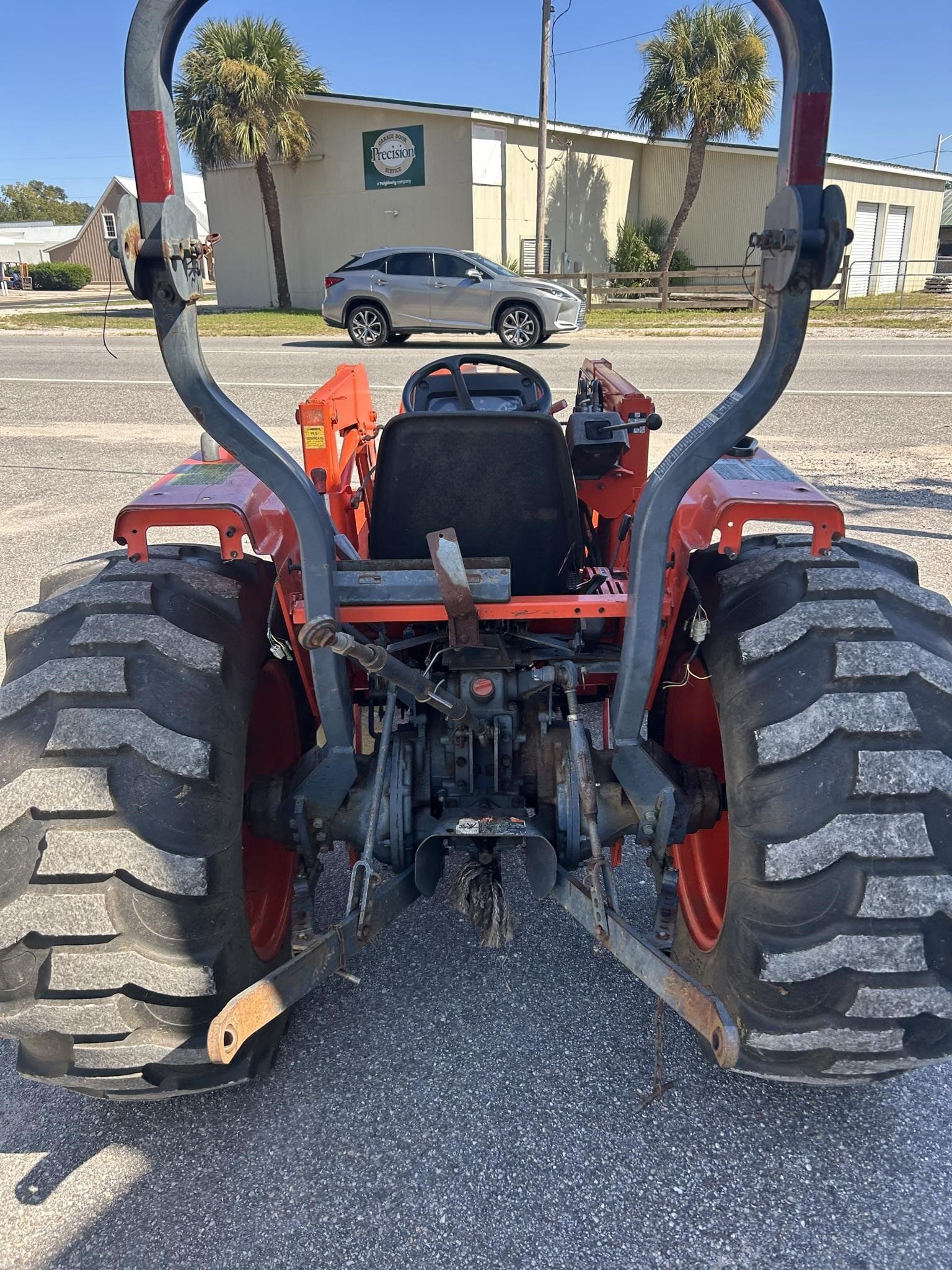 2005 Kubota L4400DT Equipment Image0