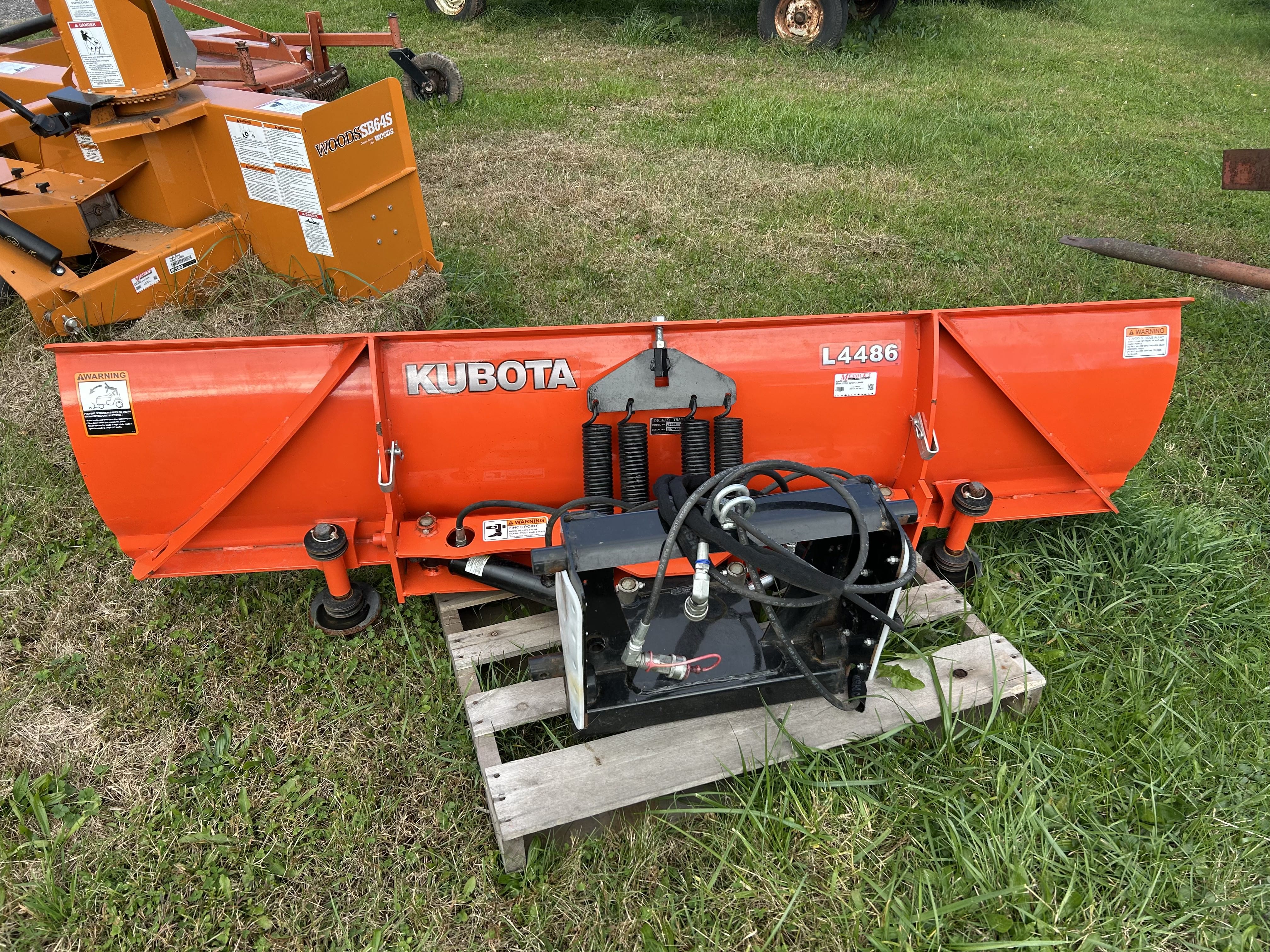 Kubota L4486 Equipment Image0