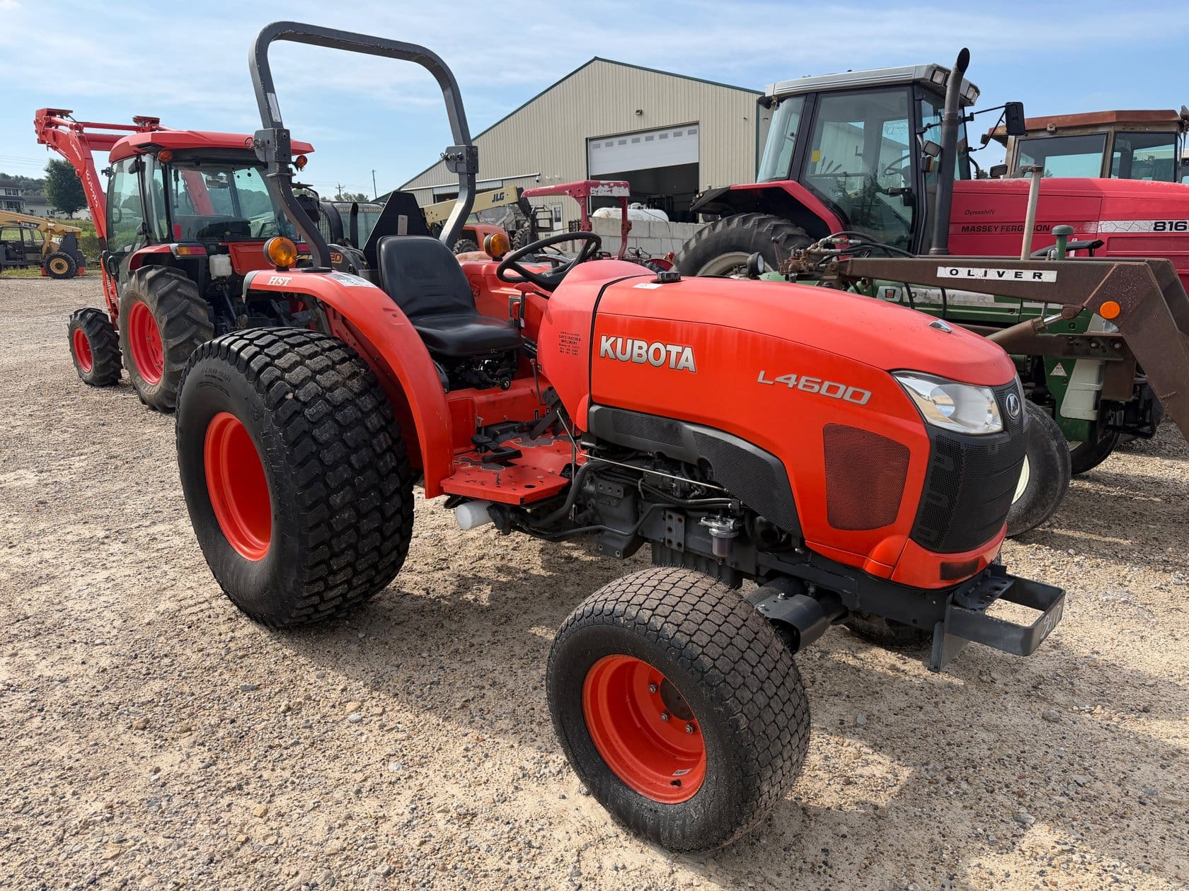 Kubota L4600 Equipment Image0