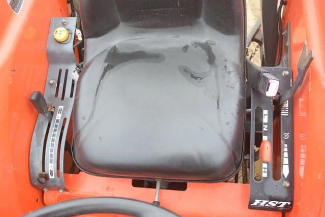 Image of Kubota L4600 equipment image 4