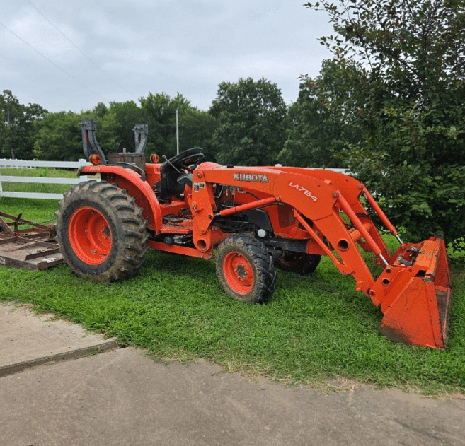 Image of Kubota L4600 Primary image
