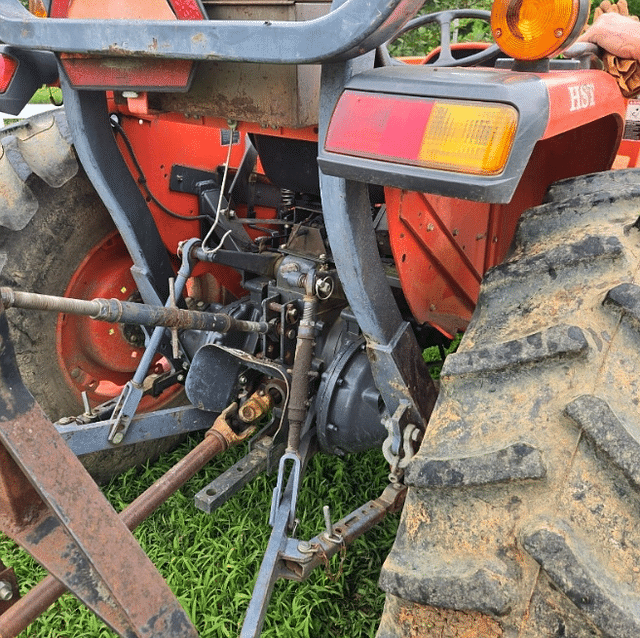 Image of Kubota L4600 equipment image 4
