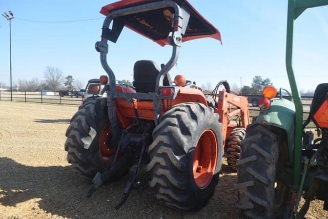 Image of Kubota L4630 equipment image 2