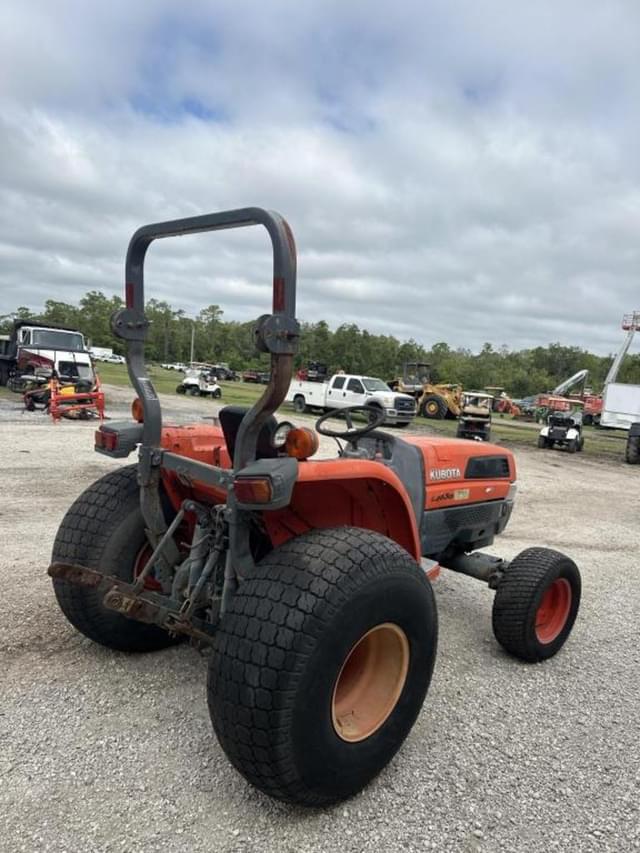 Image of Kubota L4630 equipment image 3