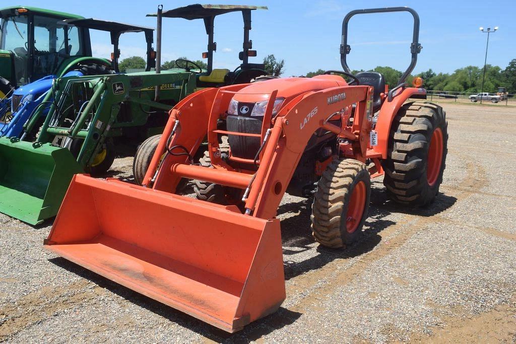 Image of Kubota L4701 Primary image