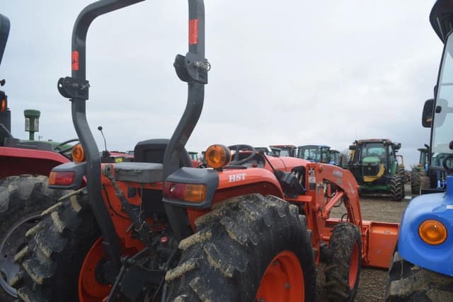 Image of Kubota L4701 equipment image 2