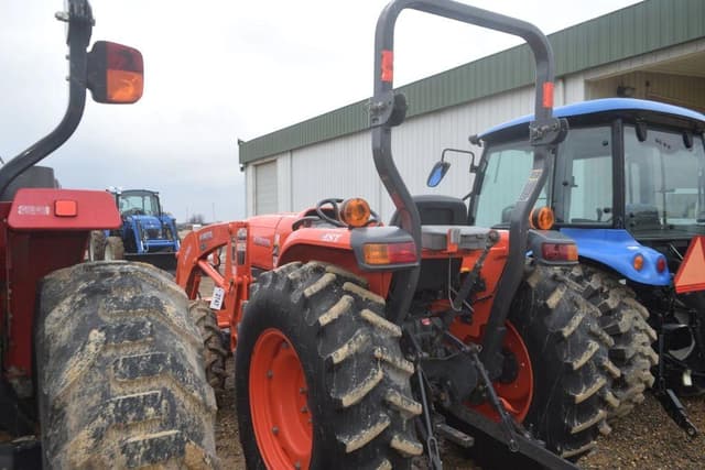 Image of Kubota L4701 equipment image 1