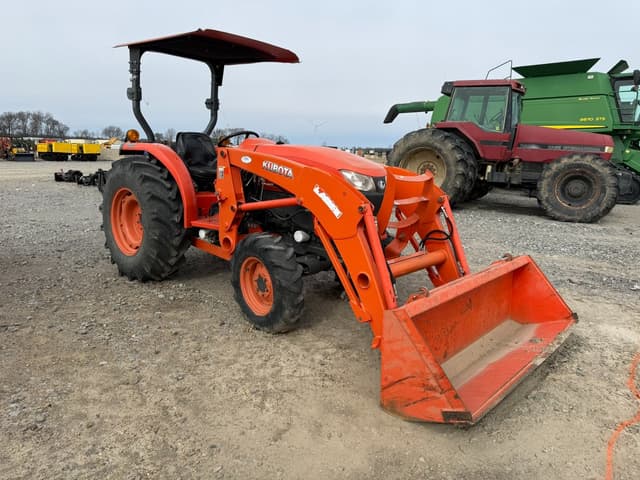 Image of Kubota L4701 equipment image 2