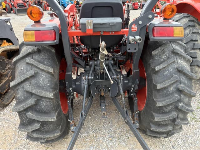 Image of Kubota L4701 equipment image 4