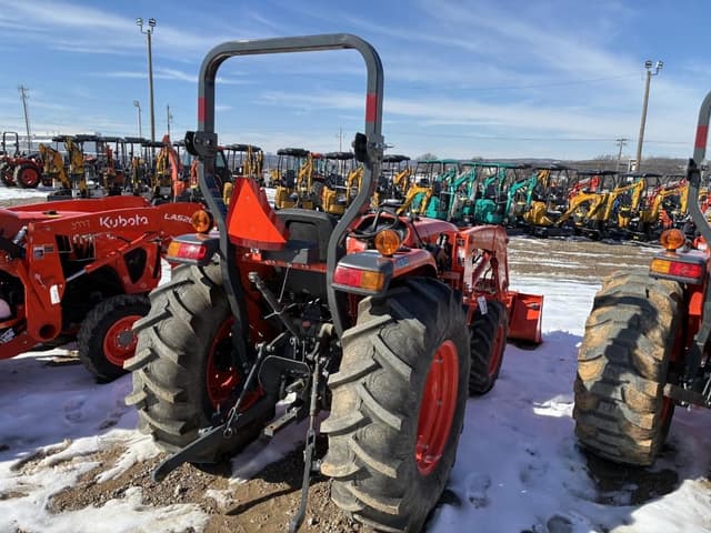 Image of Kubota L4701 equipment image 2