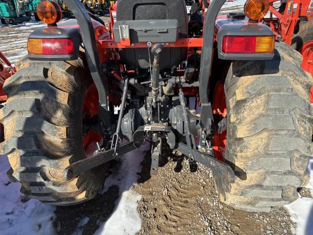 Image of Kubota L4701 equipment image 4