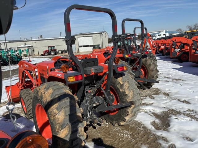 Image of Kubota L4701 equipment image 3