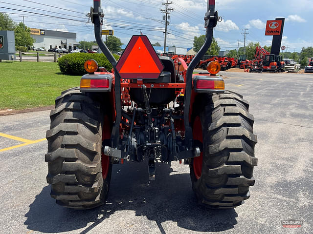 Image of Kubota L4701 equipment image 4