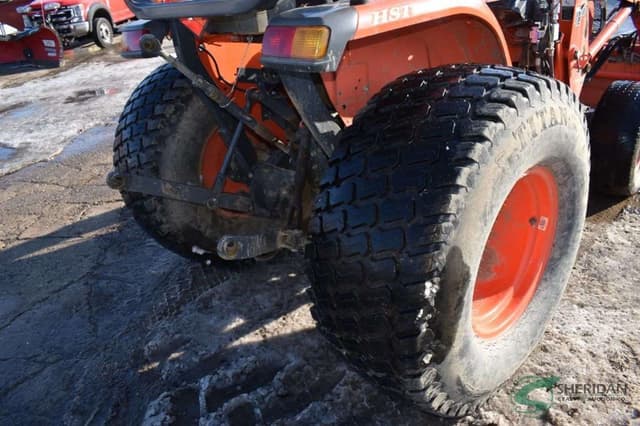 Image of Kubota L4701 equipment image 4