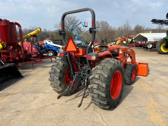 Image of Kubota L4701 equipment image 3