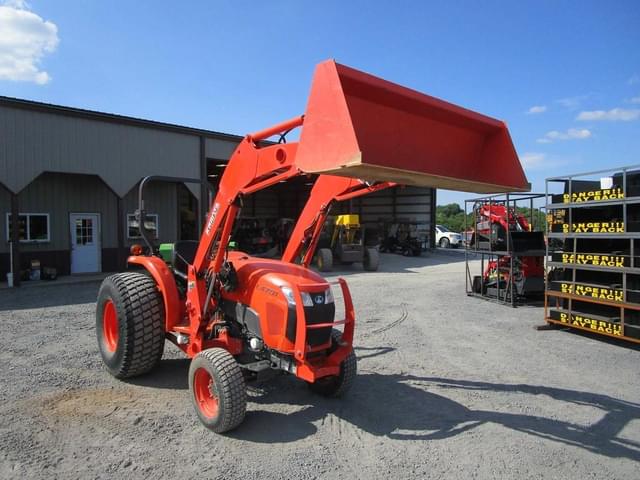 Image of Kubota L4701 equipment image 1